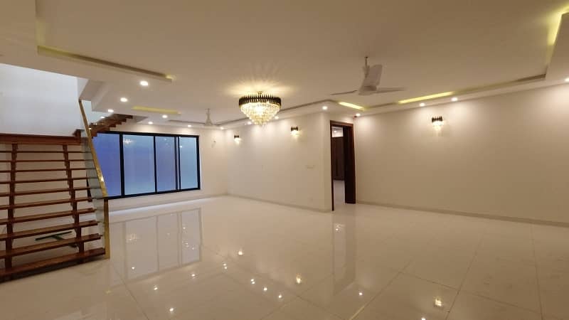 1 KANAL BRAND NEW HOUSE FOR SALE DHA PHASE 6 15