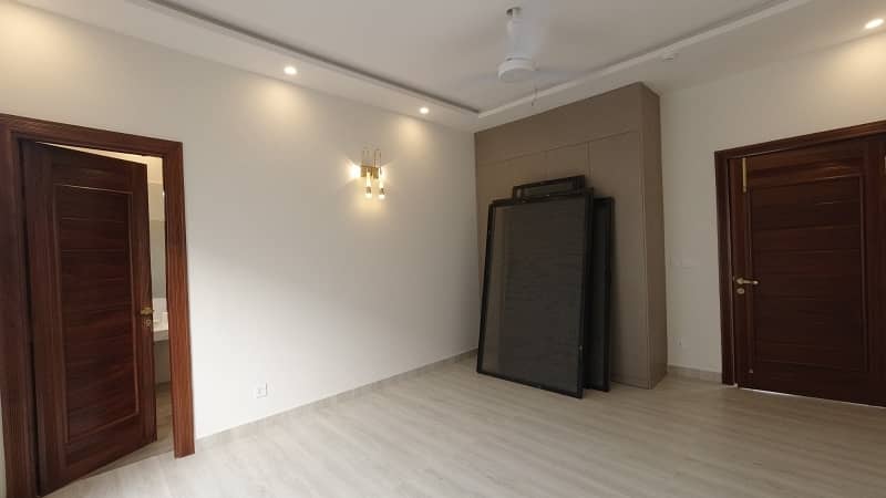 1 KANAL BRAND NEW HOUSE FOR SALE DHA PHASE 6 22