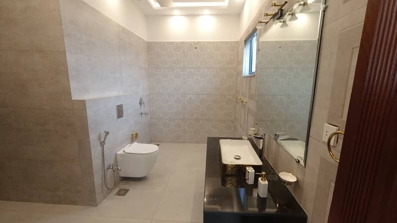 1 KANAL BRAND NEW HOUSE FOR SALE DHA PHASE 6 26