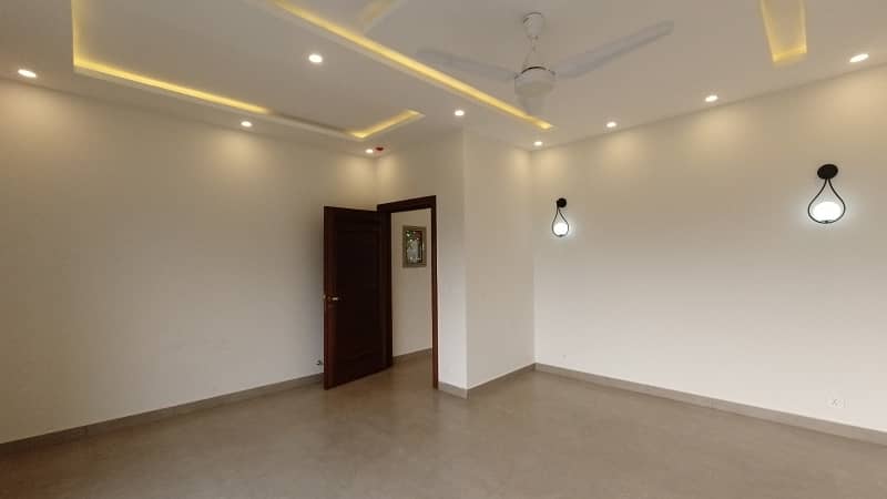 1 KANAL BRAND NEW HOUSE FOR SALE DHA PHASE 6 28