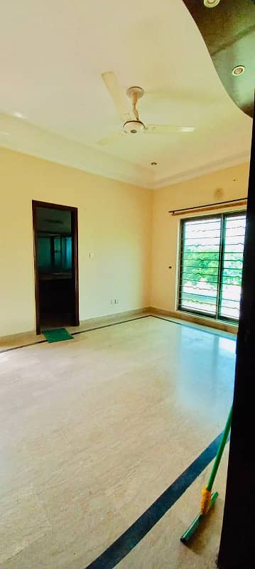 10 Marla Upper Portion Available For Rent In DHA Phase 6 3