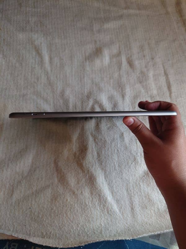 ipad 6 gen 2/32 GB 5