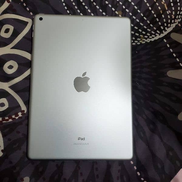 Ipad 9th generation with box under warranty 13