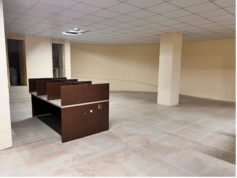 Investment Corridor And Builders Proudly Offer Area 1200 Square Feet Corporate Office Available For Rent in Main Boulevard Road Gulberg 3 Lahore 6