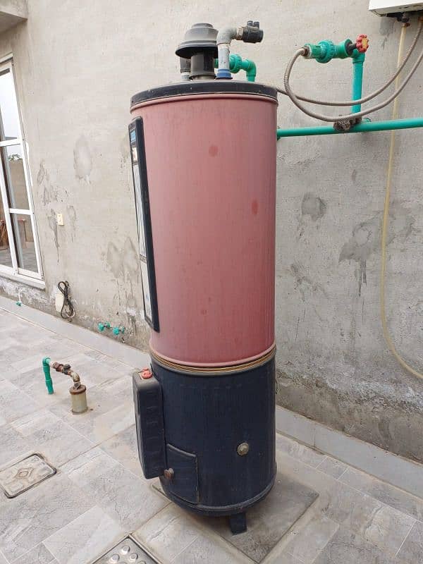 Geyser electric + gas 55 gallon just like new 0