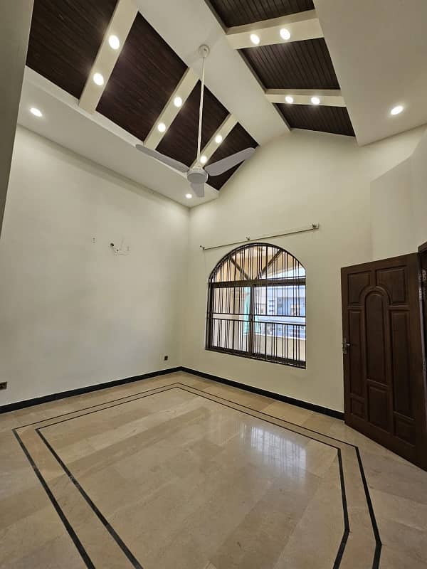 14 Marlas Upper Portion Prime Location Near Market and Mosque G-13 5