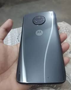 MOTO X4