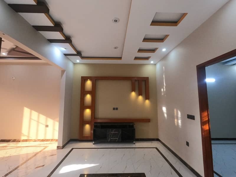 Prime Location 120 Square Yards House In Saadi Garden - Block 1 Best Option 2