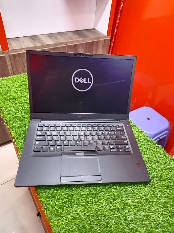 DELL Core i5-8th Gen 16GB RM 256GB NVMe BackLite Keyboard Touch Screen 16