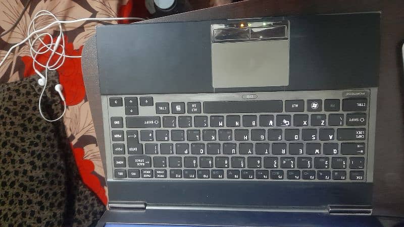 Toshiba Core i3 10GB Ram 256 GB  ssd 1