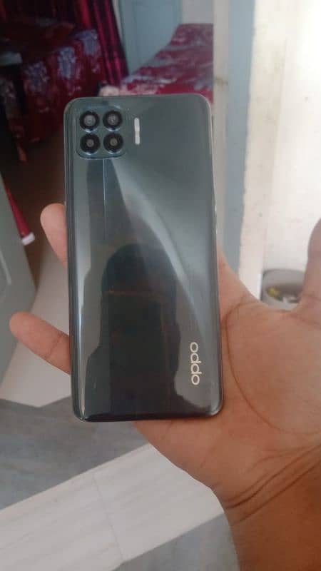 oppof17pro 4