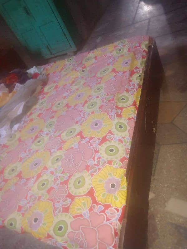 bed with matress sail good condition 1