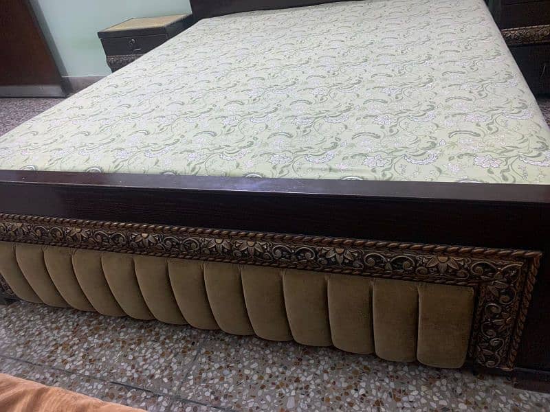 Queen size Bed for Sale without mattress 4