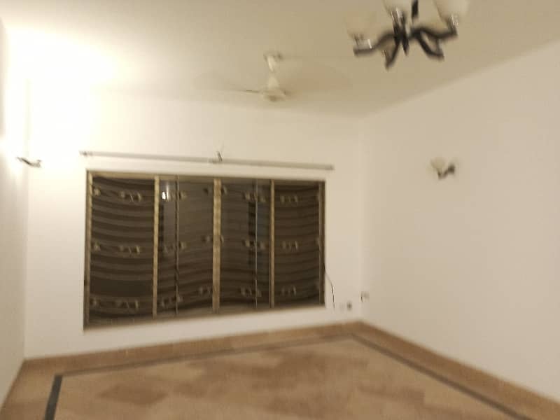 3 bedroom open basement one Canal for rent demand 120000 from location 2