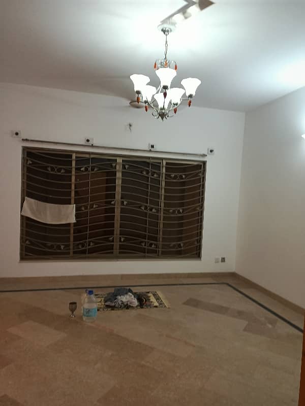 3 bedroom open basement one Canal for rent demand 120000 from location 7