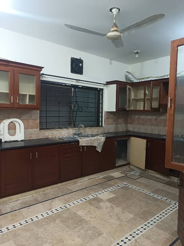 3 bedroom open basement one Canal for rent demand 120000 from location 8