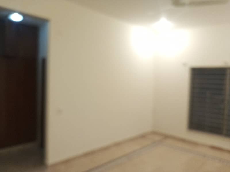 3 bedroom open basement one Canal for rent demand 120000 from location 9