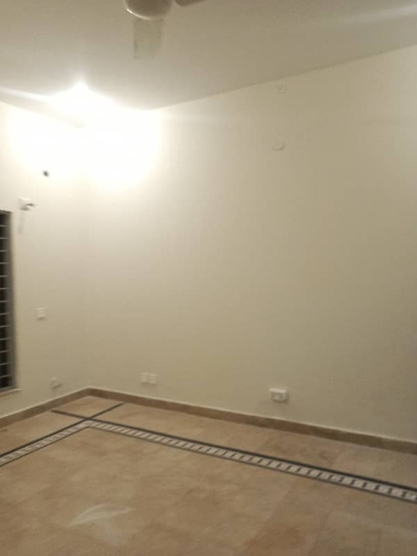 3 bedroom open basement one Canal for rent demand 120000 from location 10