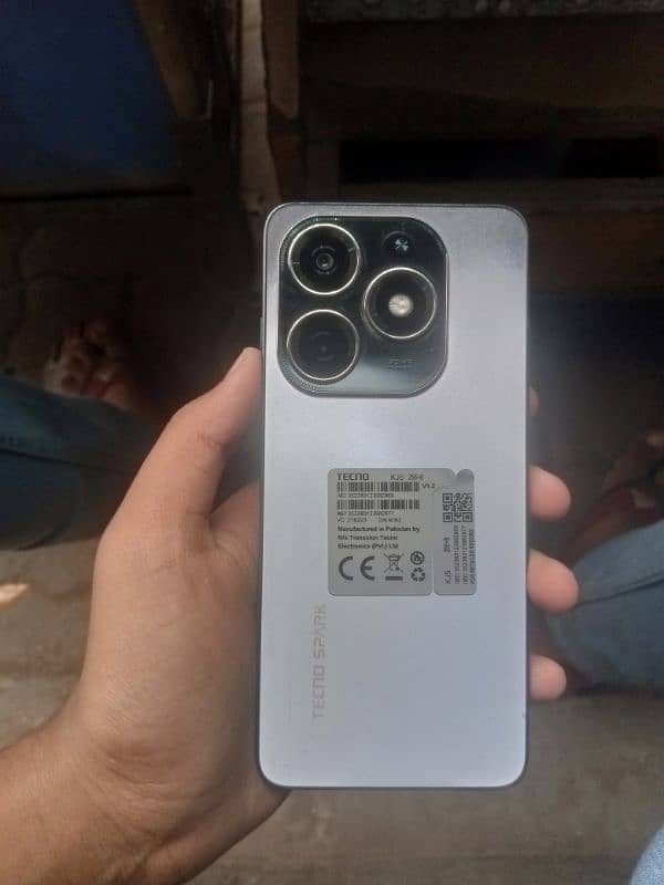 Tecno spark 20 0