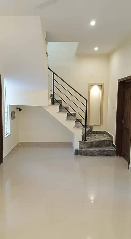 Tiles Floor 2 bed Portion Available For Rent in Gulraiz 9