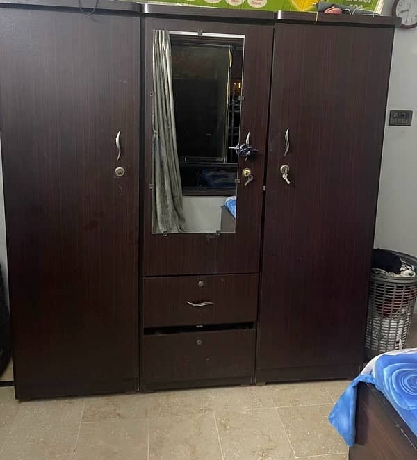 bedroom set for urgent sell 0