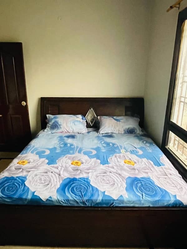 bedroom set for urgent sell 2