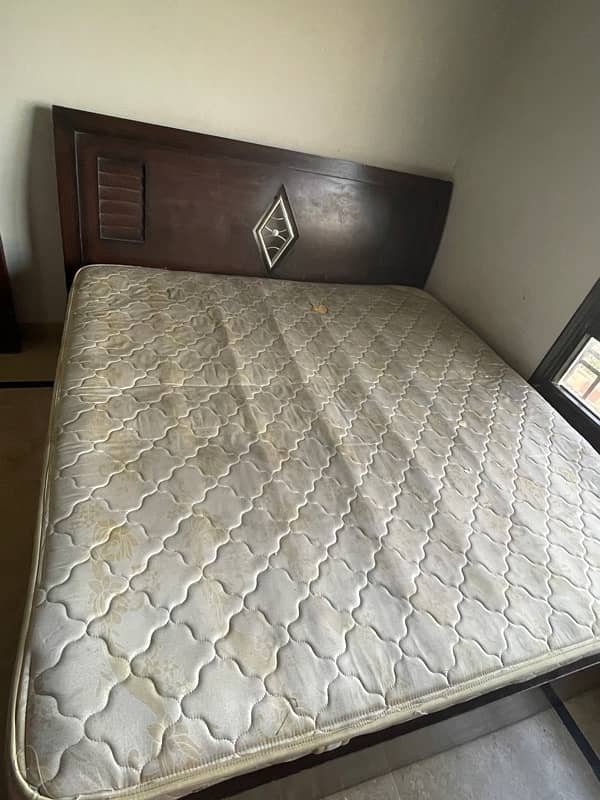 bedroom set for urgent sell 4