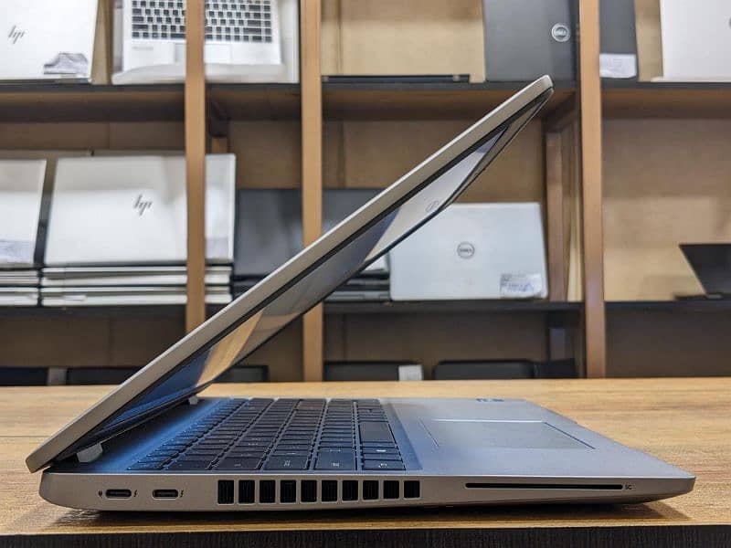 Dell Latitude 5520 2