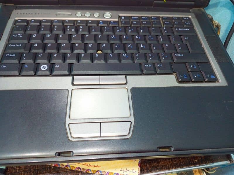 Dell laptop D830 3