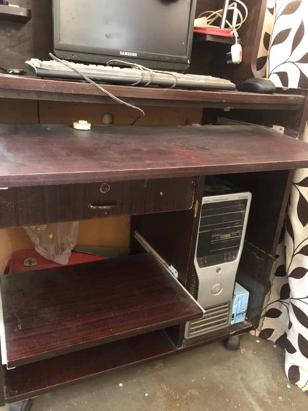 computer table for sell 3