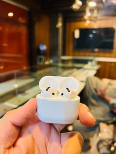 AirPods 4 brand new condition