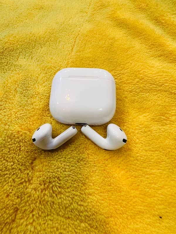 AirPods 4 brand new condition 1