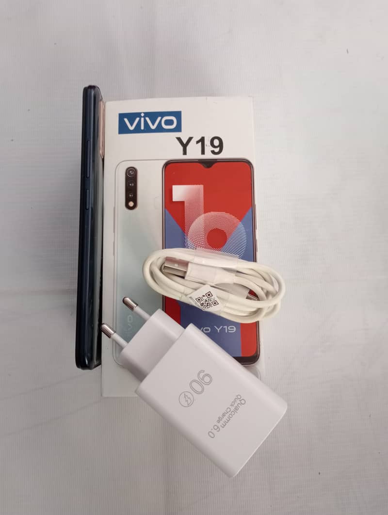 Vivo y19, 6/128GB, with Box charger, dual sim PTA, 5G 2