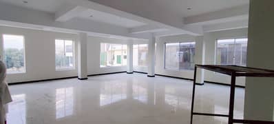 1950SQFt Brand New hall For rent Software Call Center IT Space kamran market sadar