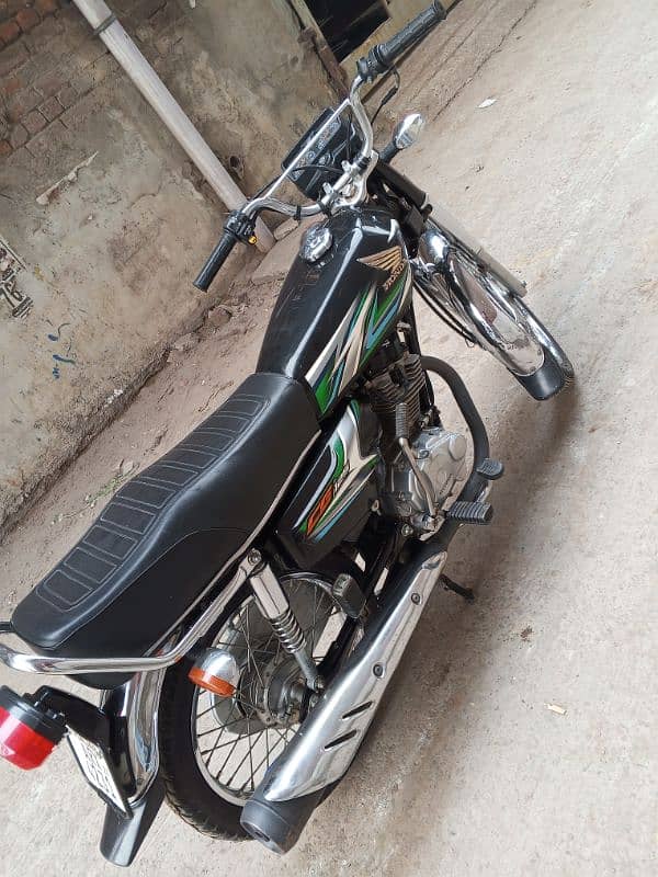 honda 125  2023 4