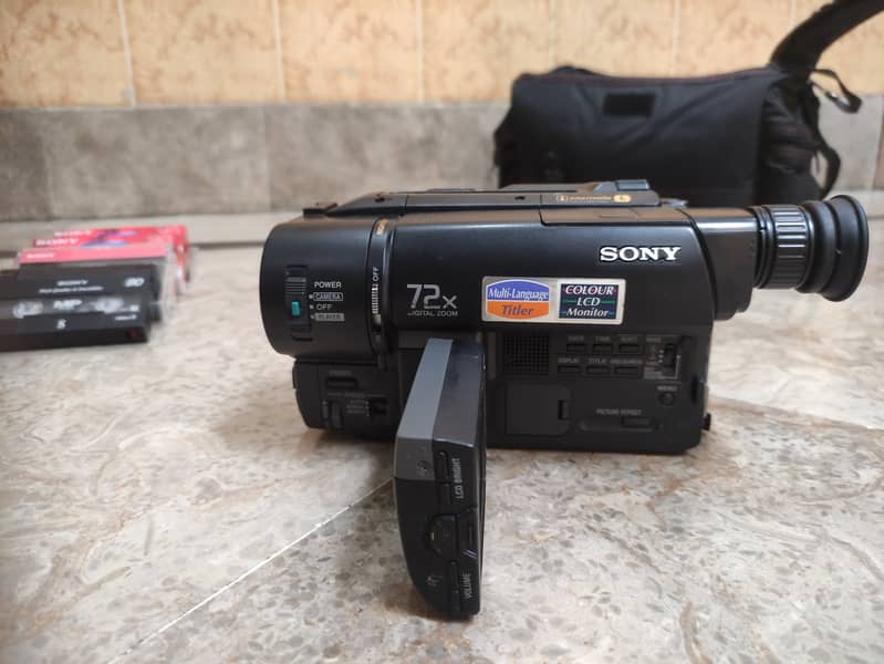 SONY CCD-TRV27E 10