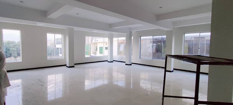 1100 SQFt Brand New hall For rent Software Call Center IT Space kamran market saddar 7