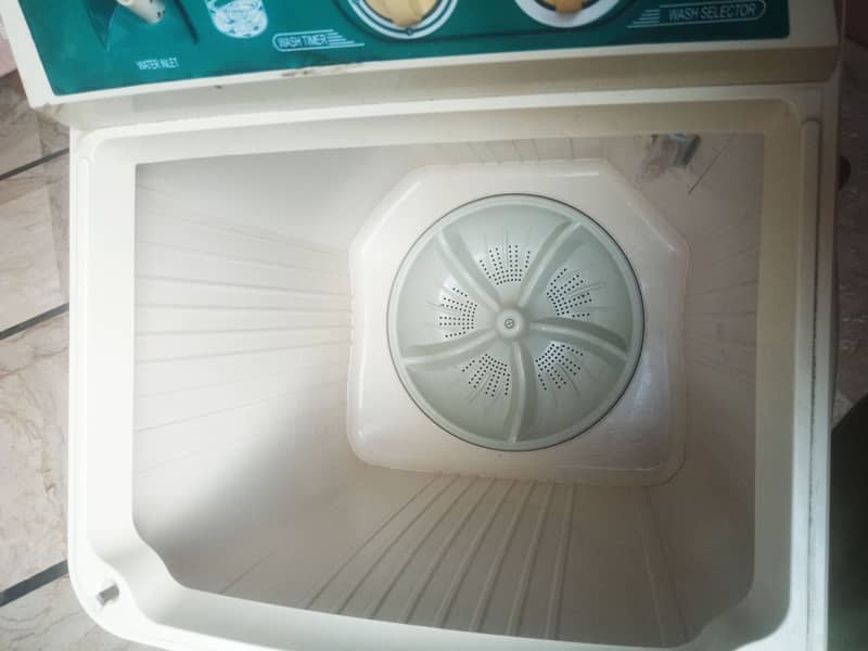 Haier Single Washing Machine HWM120-35FF 12 kg Single Tub Like new 8