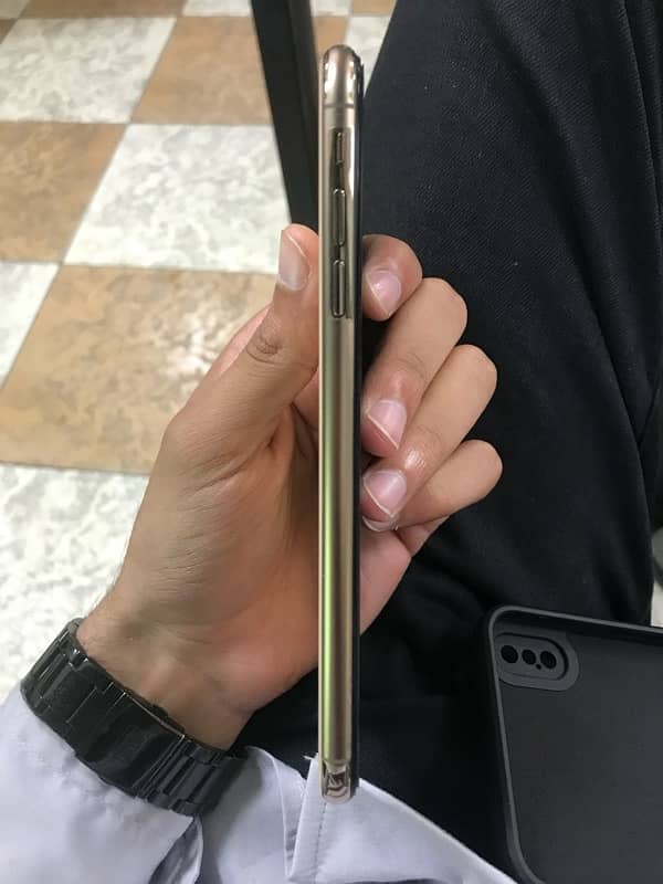 iPhone Xs max 64gb PTA 1