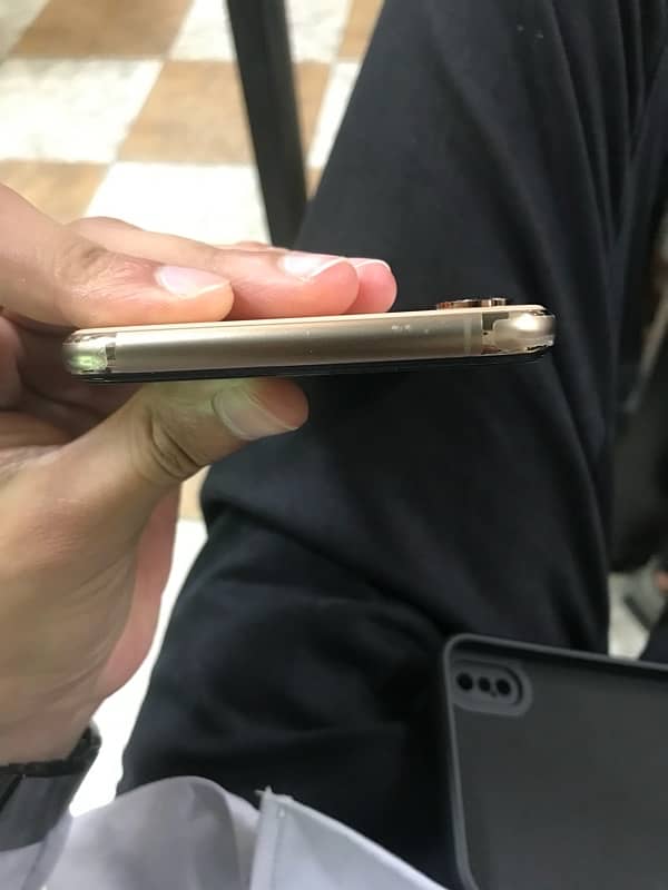 iPhone Xs max 64gb PTA 3