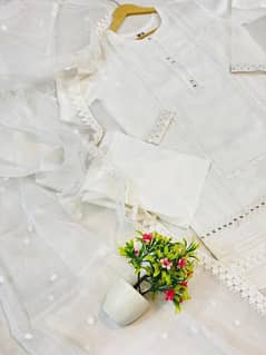 Organza White Plan Suit