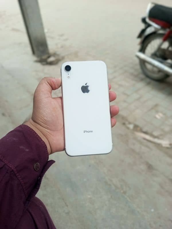 iphone Xr 64 gb Condition 10/10 Waterpack 0