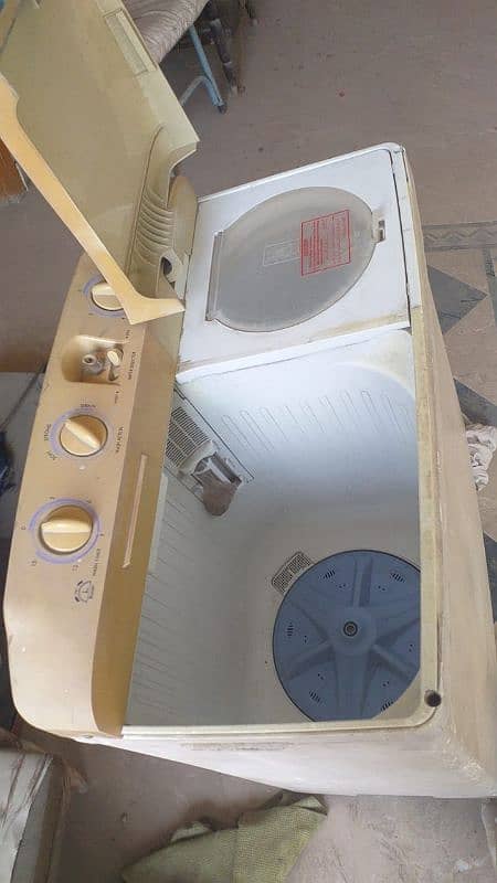 Washing Machine with dryer 0