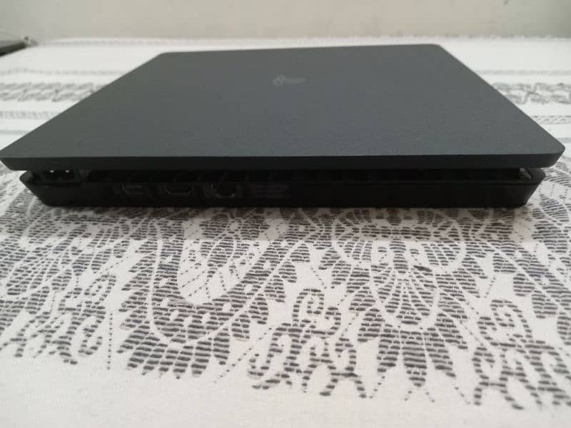 PlayStation (PS4) Slim with disc 5