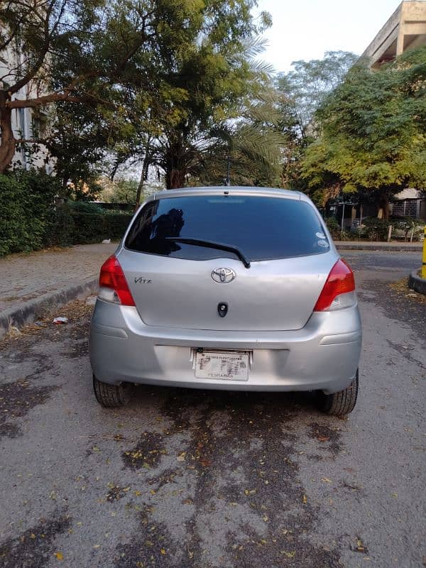 Toyota Vitz 2010 3