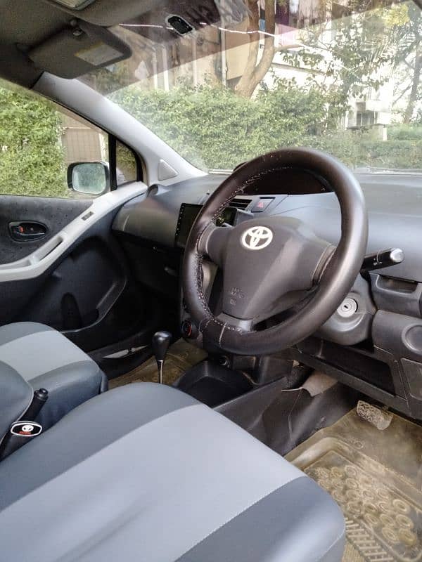 Toyota Vitz 2010 5