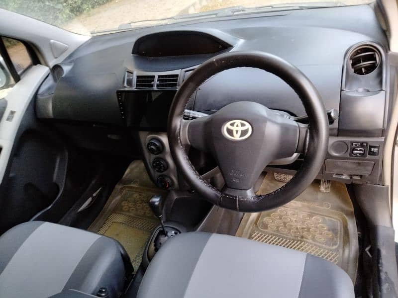 Toyota Vitz 2010 6