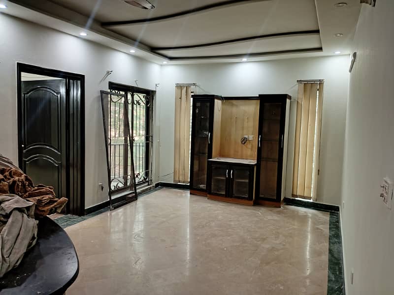 8 MARLA FULL HOUSE FOR RENT IN JOHAR TOWN 12