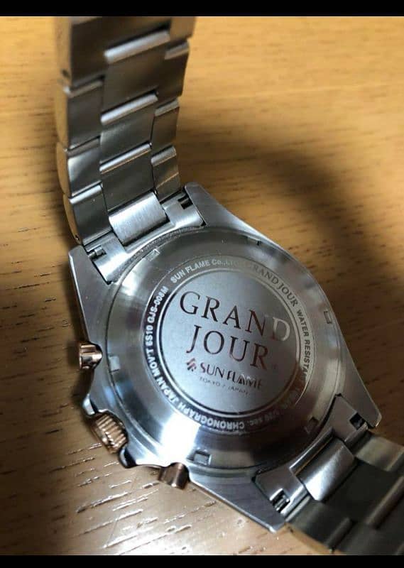 Grand jour watch 4