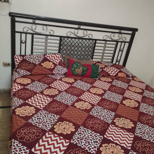 Beautiful iron bed king size 3